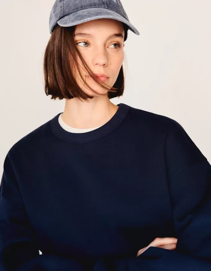 Oversize sweatshirt with side pockets