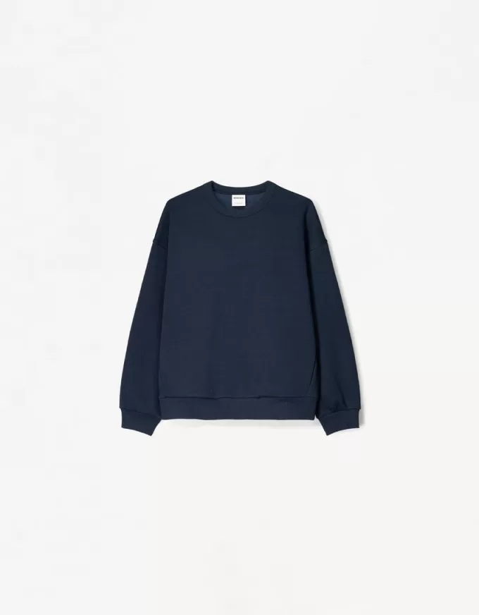 Oversize sweatshirt with side pockets