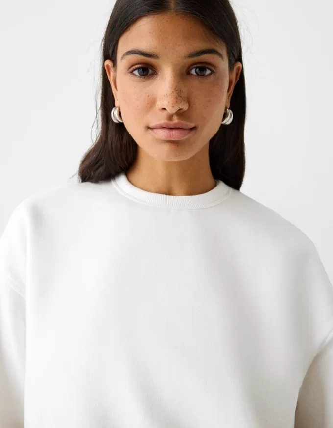 Oversize sweatshirt with side pockets Oversize sweatshirt with side pockets