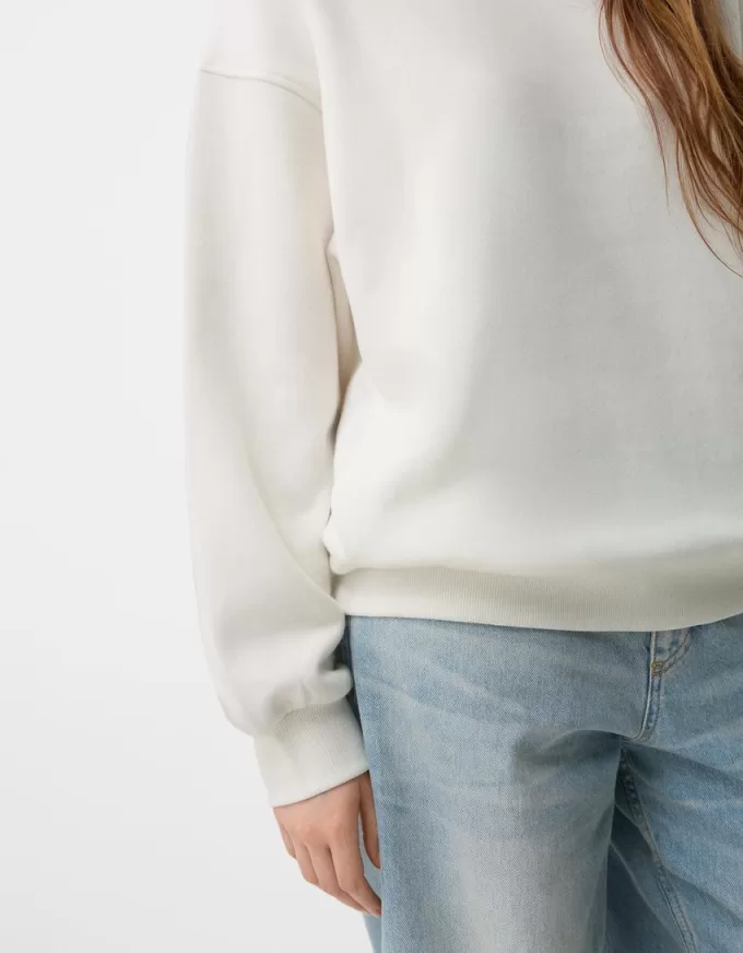 Oversize sweatshirt with side pockets Oversize sweatshirt with side pockets