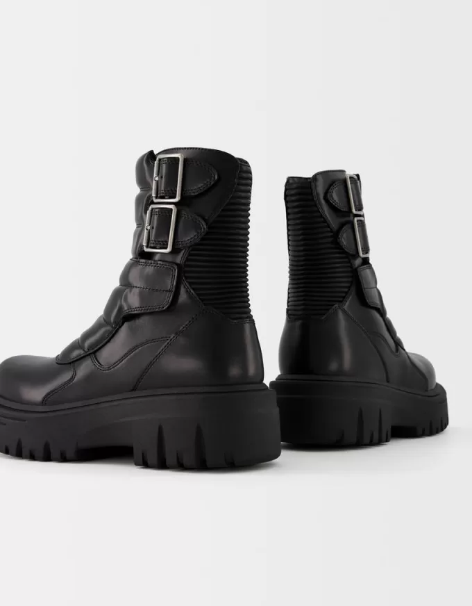 Platform ankle boots with buckles Platform ankle boots with buckles