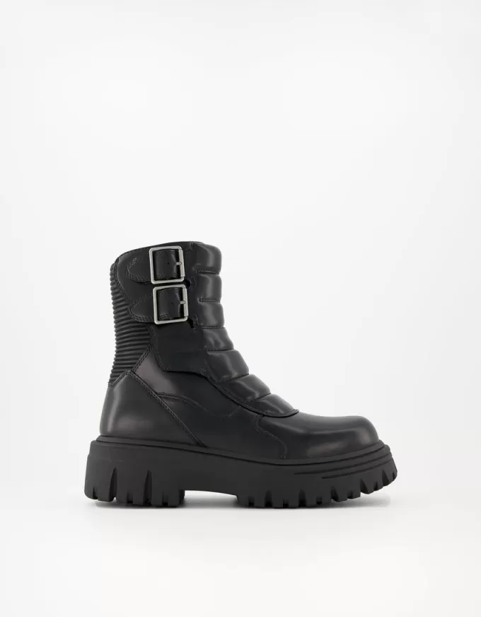 Platform ankle boots with buckles Platform ankle boots with buckles
