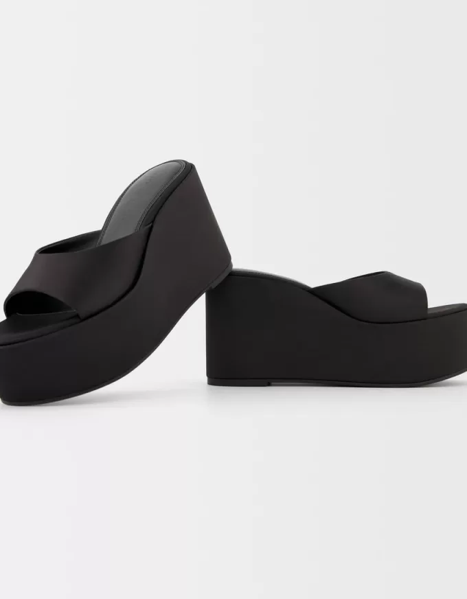 Platform mule sandals