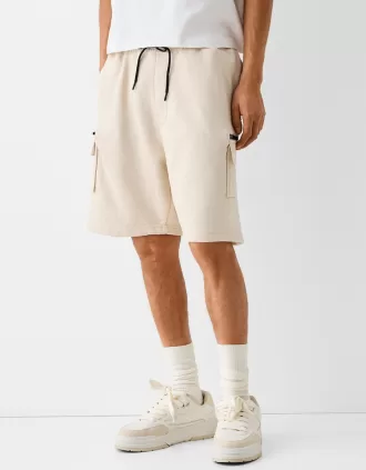 Plush cargo Bermuda shorts