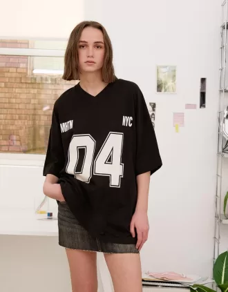 Printed short sleeve V-neck T-shirt