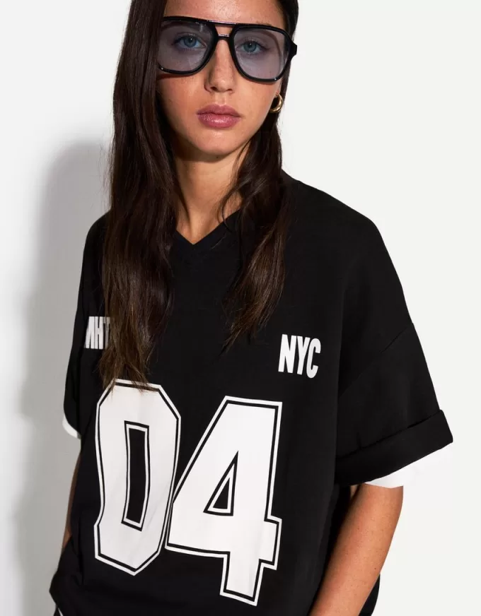 Printed short sleeve V-neck T-shirt