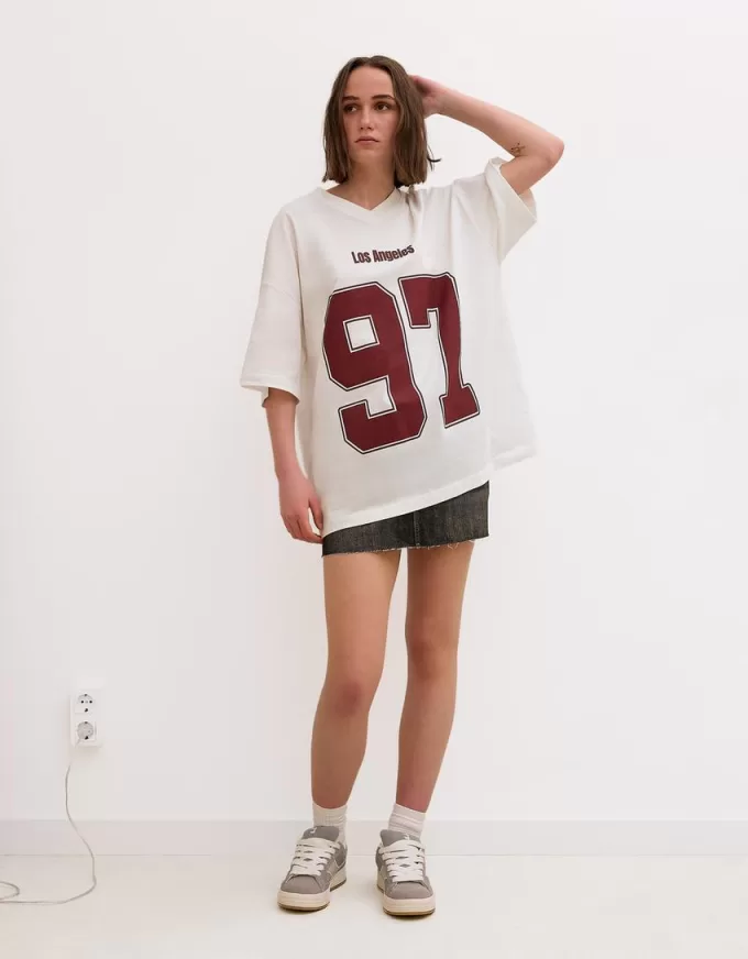 Printed short sleeve V-neck T-shirt