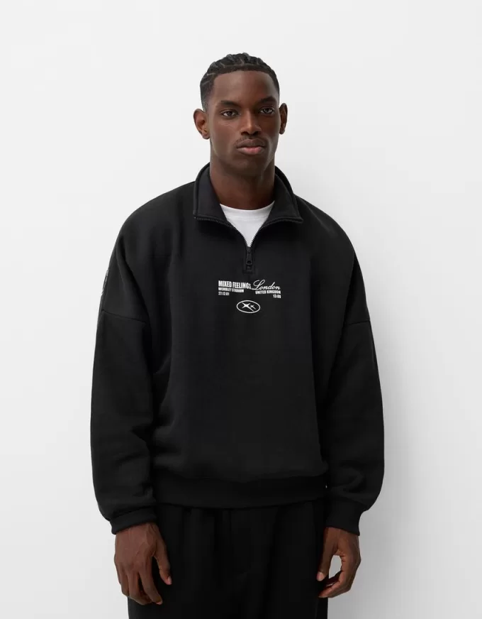 Printed sporty sweatshirt with zipper Printed sporty sweatshirt with zipper