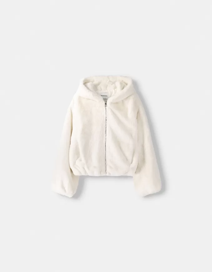 Quilted jacket with faux fur hood Quilted jacket with faux fur hood