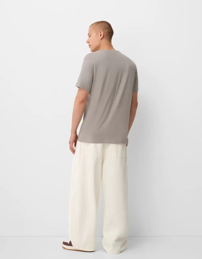 Regular-fit short sleeve T-shirt Regular-fit short sleeve T-shirt