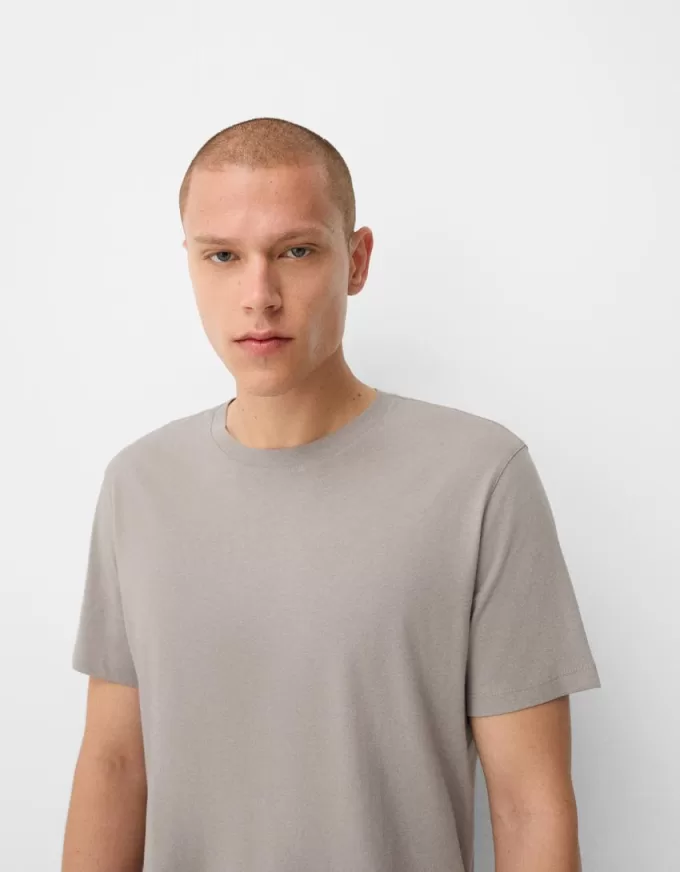 Regular-fit short sleeve T-shirt Regular-fit short sleeve T-shirt