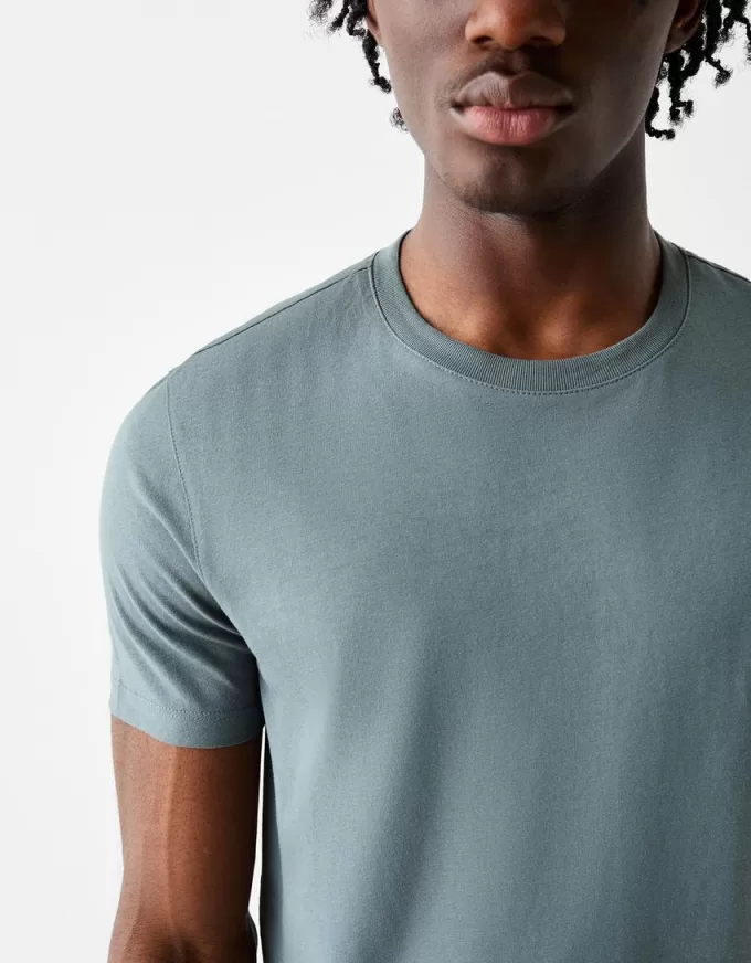 Regular-fit short sleeve T-shirt Regular-fit short sleeve T-shirt