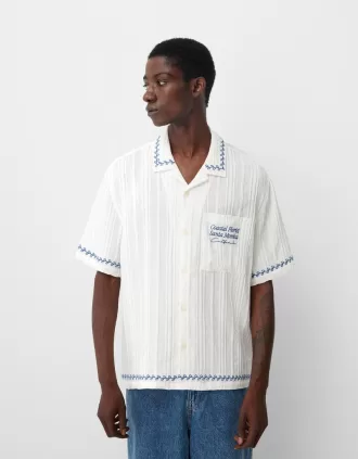 Relaxed fit embroidered short sleeve shirt