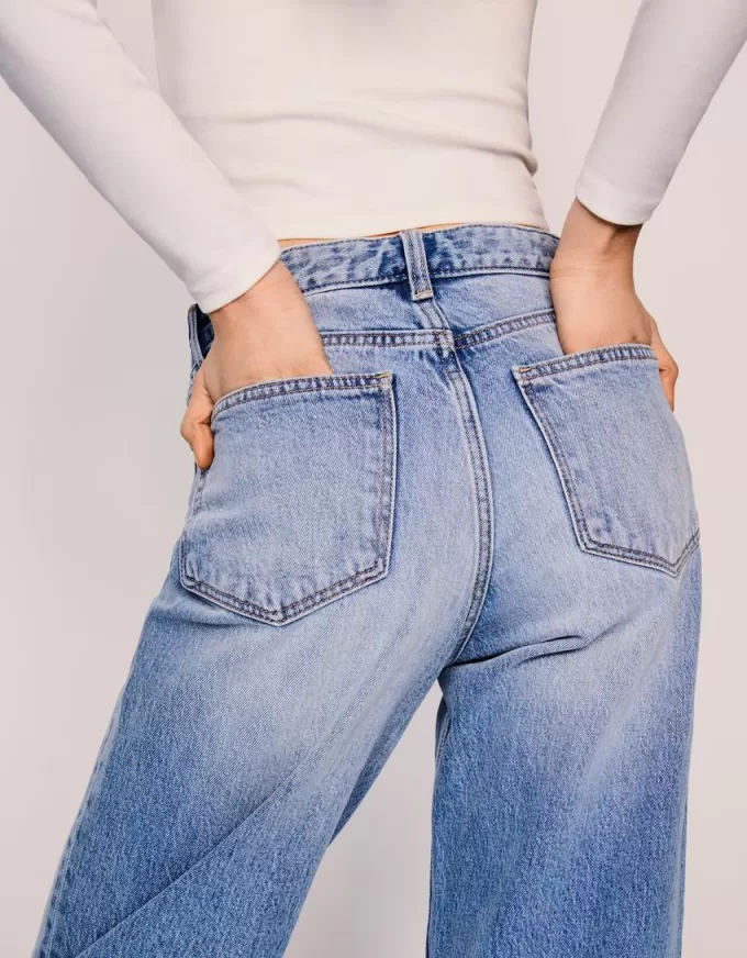 Relaxed fit high-rise mom jeans Relaxed fit high-rise mom jeans