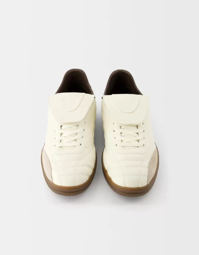 Retro soccer sneakers with tongue Retro soccer sneakers with tongue