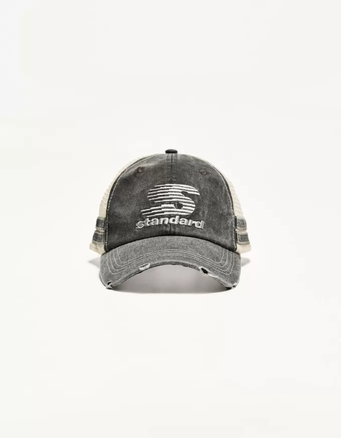 Ripped trucker cap Ripped trucker cap