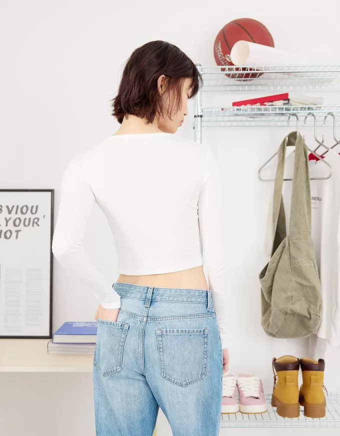 Ripped wide-leg ’90s jeans Ripped wide-leg ’90s jeans