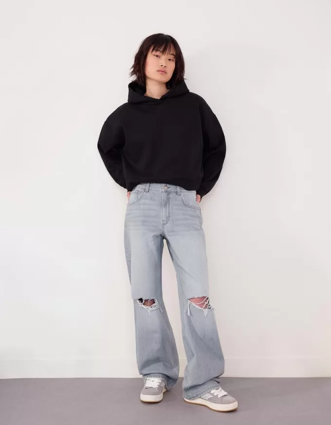 Ripped wide-leg ’90s jeans Ripped wide-leg ’90s jeans