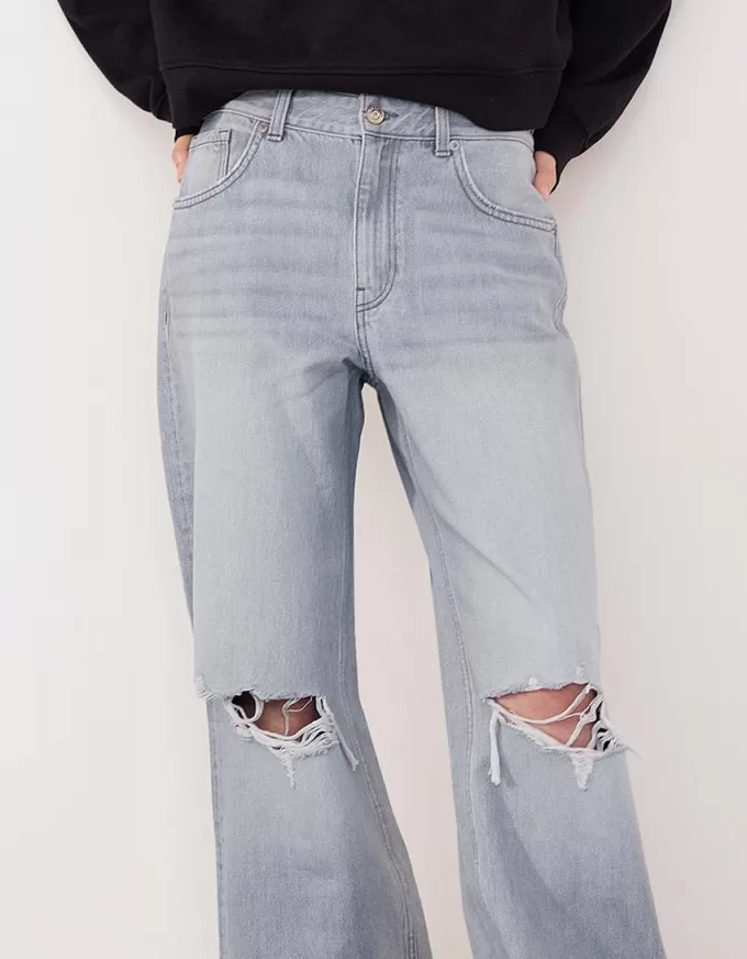 Ripped wide-leg ’90s jeans Ripped wide-leg ’90s jeans
