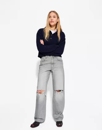 Ripped wide-leg ’90s jeans