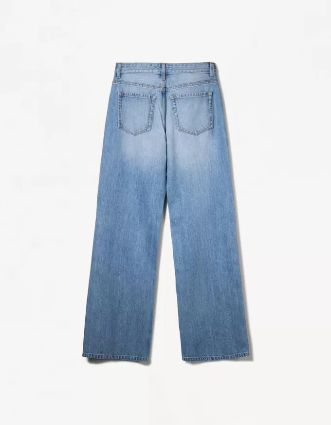 Ripped wide-leg ’90s jeans Ripped wide-leg ’90s jeans