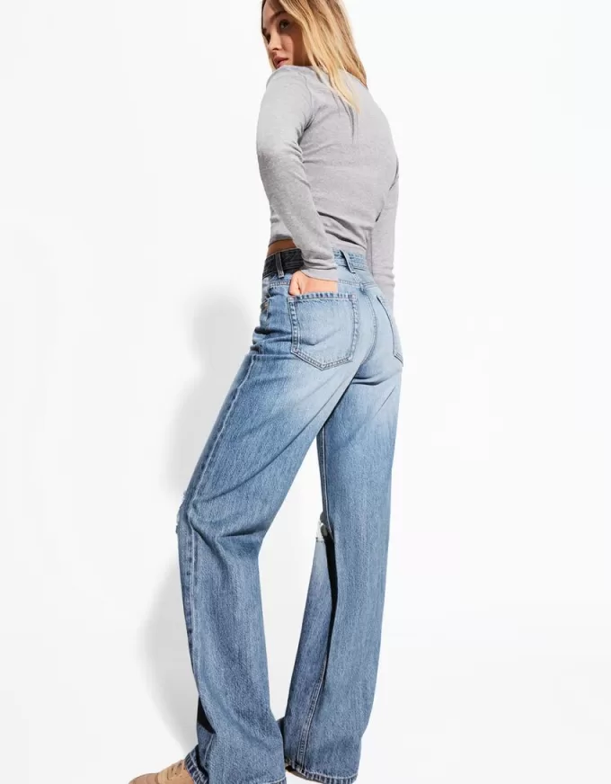 Ripped wide-leg ’90s jeans Ripped wide-leg ’90s jeans