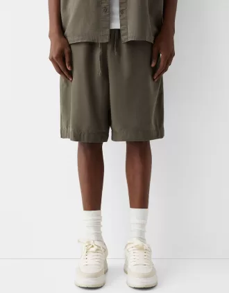 Rustic wide-leg Bermuda shorts