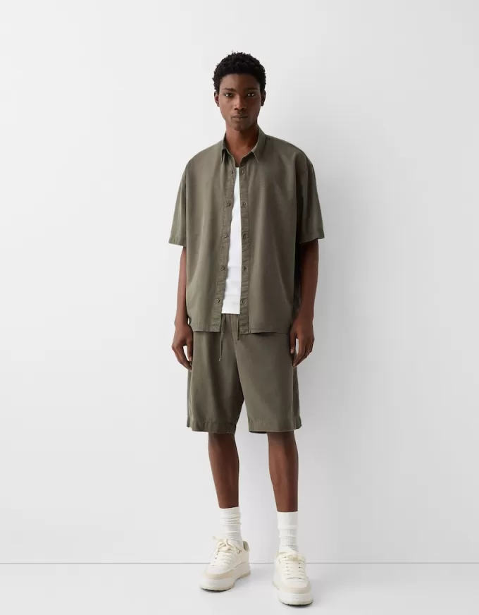 Rustic wide-leg Bermuda shorts Rustic wide-leg Bermuda shorts