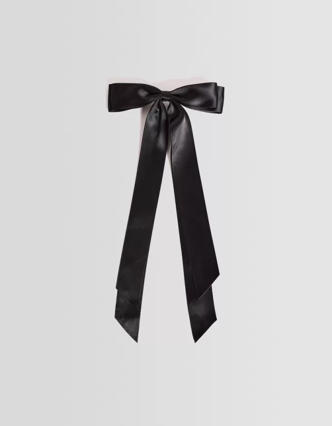 Satin-finish hair clip with bow Satin-finish hair clip with bow