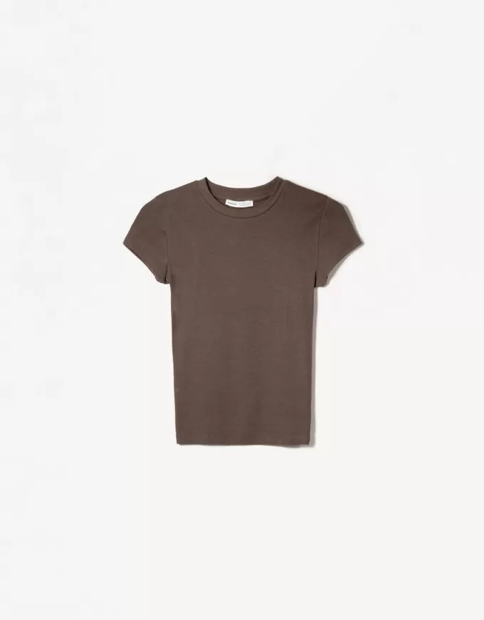 Short sleeve T-shirt with a scoop neck Short sleeve T-shirt with a scoop neck