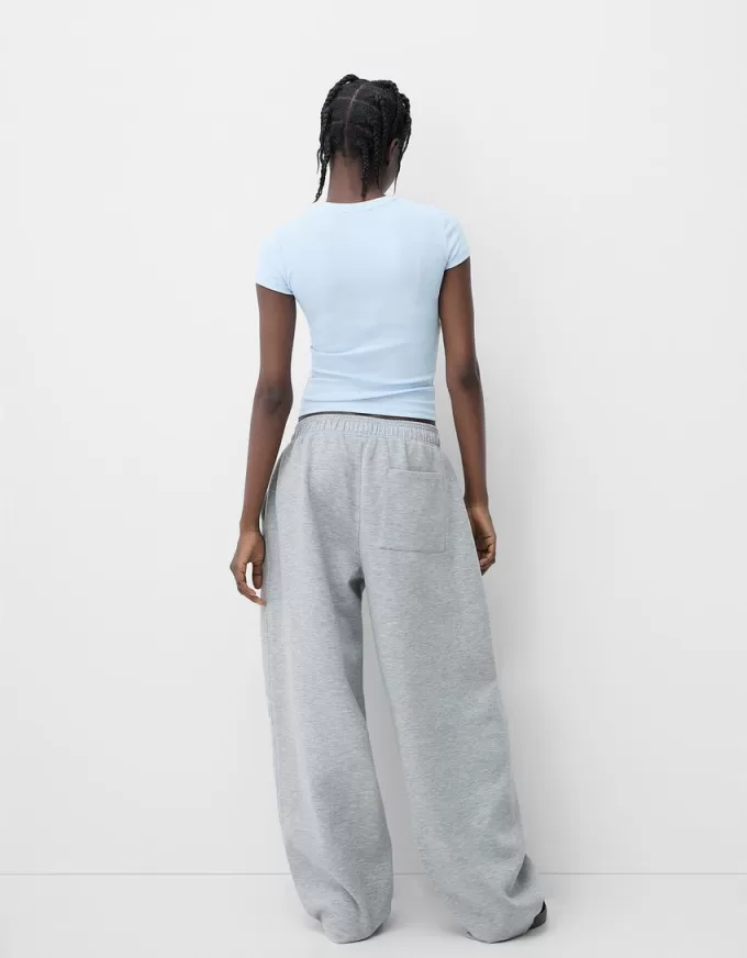 Short sleeve T-shirt with a scoop neck Short sleeve T-shirt with a scoop neck