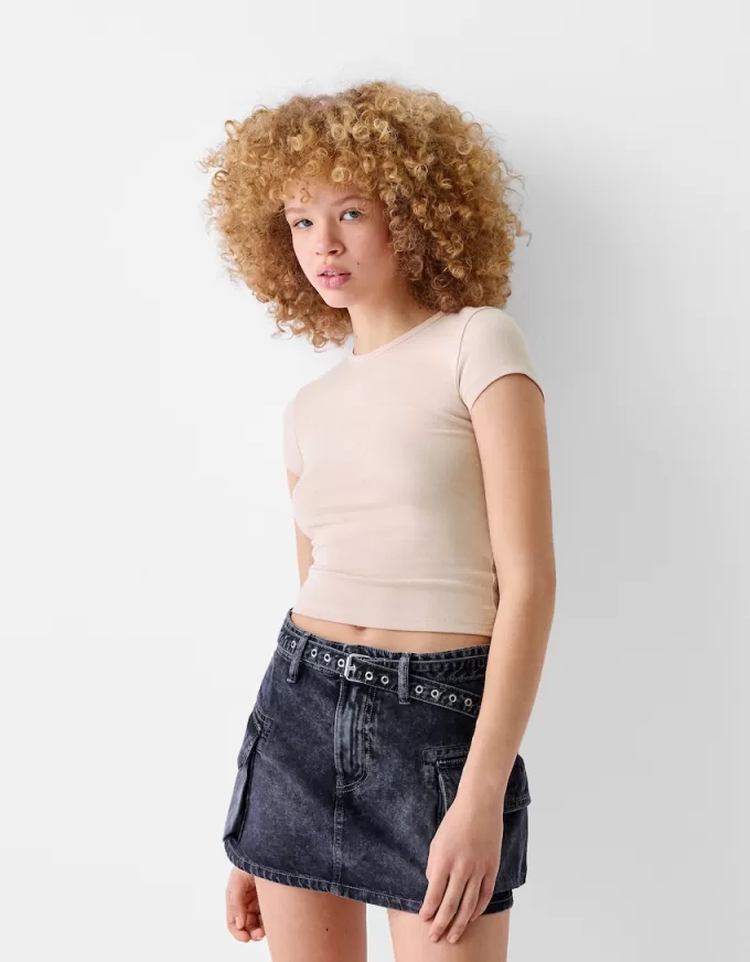 Short sleeve T-shirt with a scoop neck Short sleeve T-shirt with a scoop neck