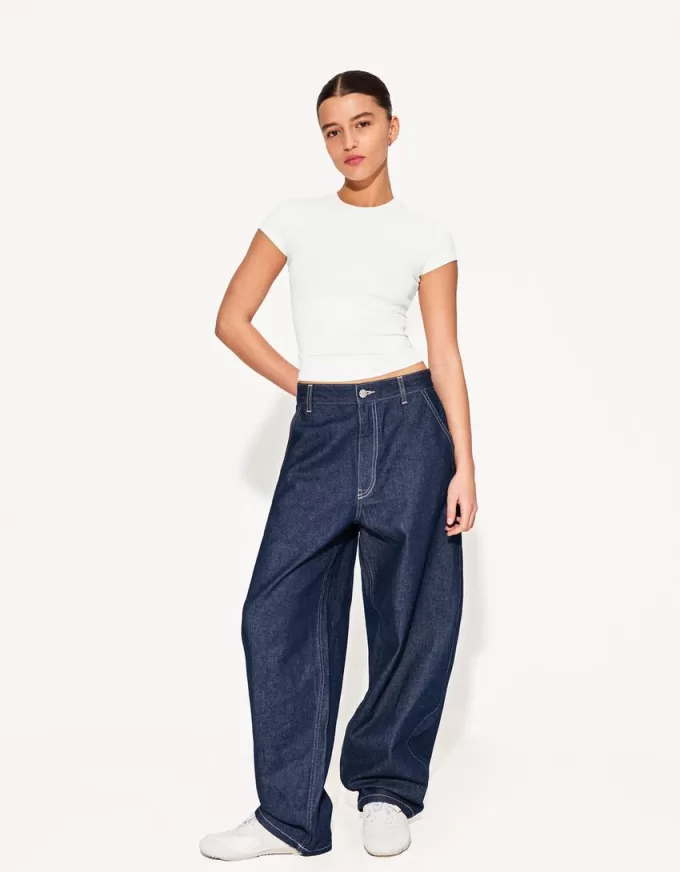 Short sleeve T-shirt with a scoop neck Short sleeve T-shirt with a scoop neck