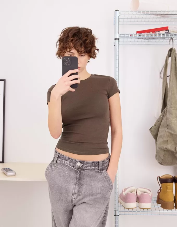 Short sleeve T-shirt with a scoop neck Short sleeve T-shirt with a scoop neck