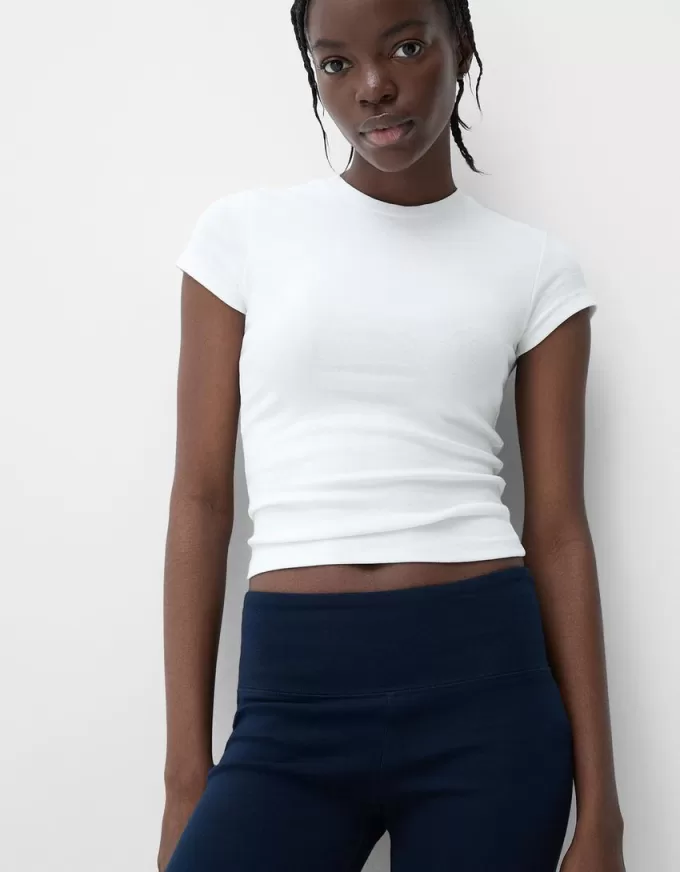 Short sleeve T-shirt with a scoop neck Short sleeve T-shirt with a scoop neck