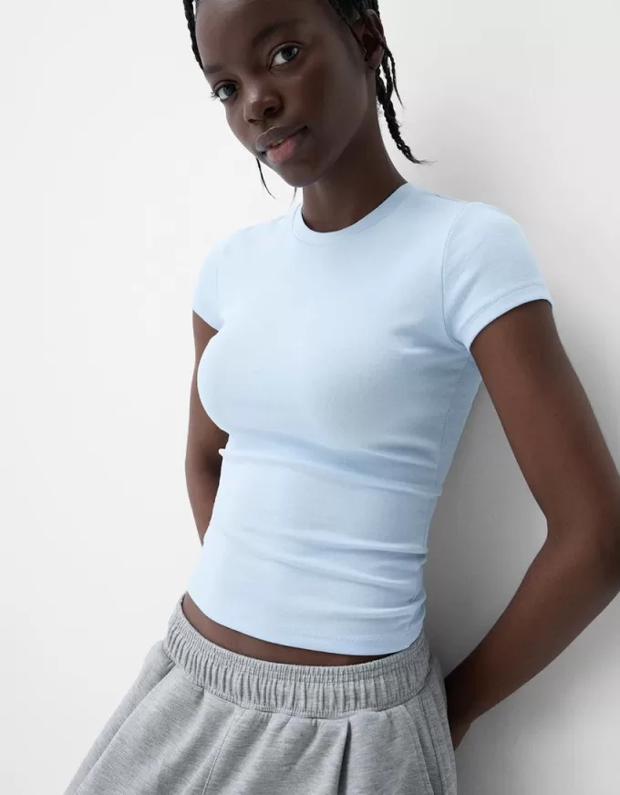 Short sleeve T-shirt with a scoop neck Short sleeve T-shirt with a scoop neck