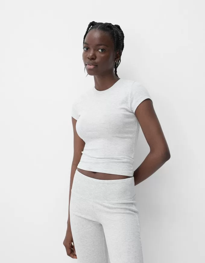 Short sleeve T-shirt with a scoop neck Short sleeve T-shirt with a scoop neck