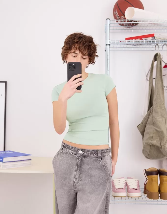 Short sleeve T-shirt with a scoop neck Short sleeve T-shirt with a scoop neck