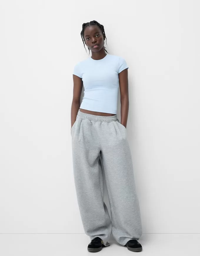 Short sleeve T-shirt with a scoop neck Short sleeve T-shirt with a scoop neck