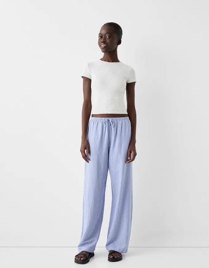 Short sleeve T-shirt with a scoop neck Short sleeve T-shirt with a scoop neck