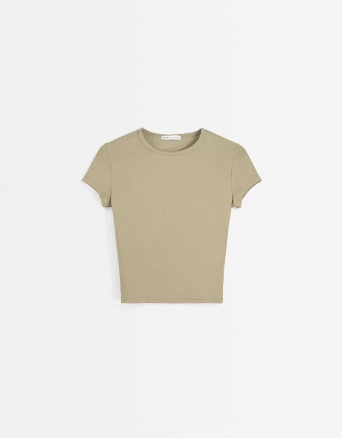 Short sleeve T-shirt with a scoop neck Short sleeve T-shirt with a scoop neck