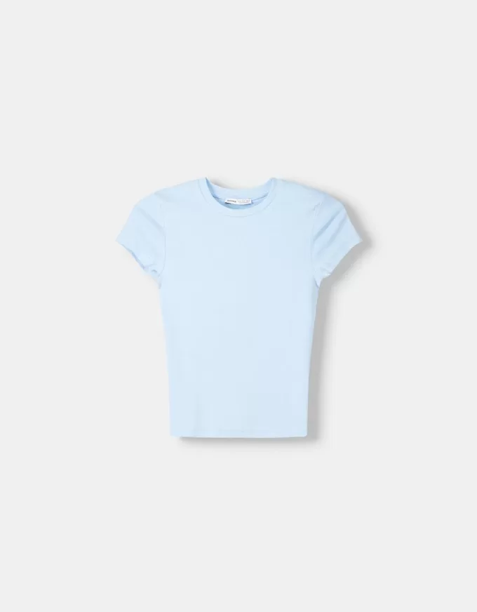 Short sleeve T-shirt with a scoop neck Short sleeve T-shirt with a scoop neck