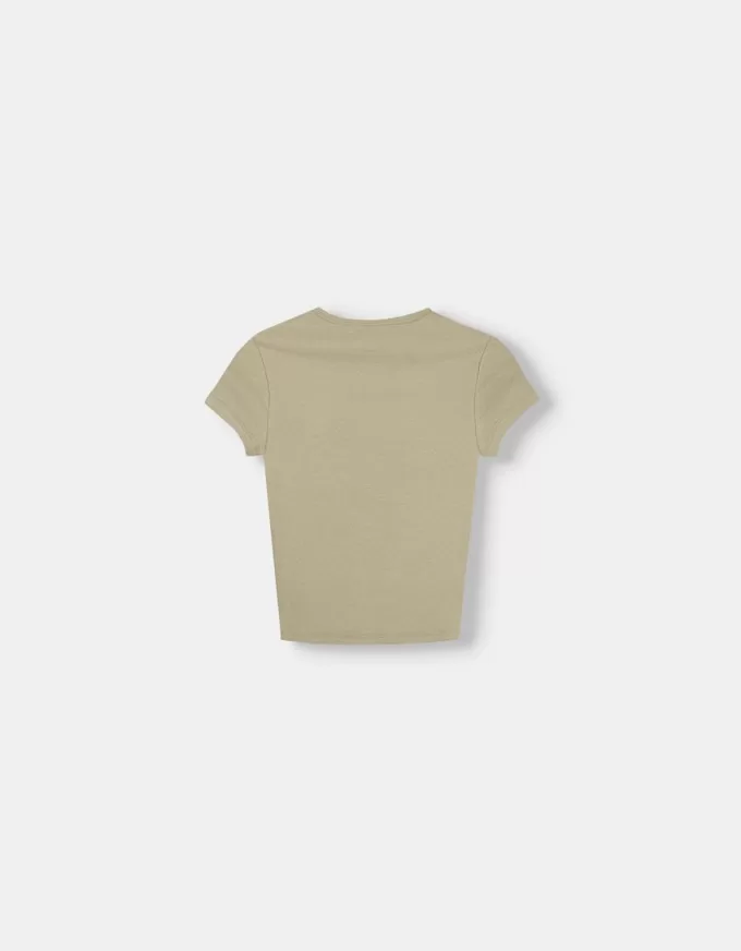 Short sleeve T-shirt with a scoop neck Short sleeve T-shirt with a scoop neck