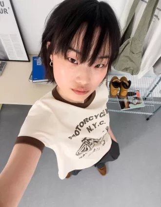 Short sleeve T-shirt with contrast print