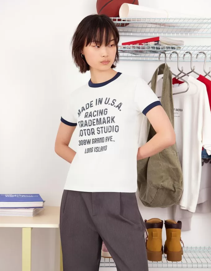 Short sleeve T-shirt with contrast print Short sleeve T-shirt with contrast print