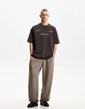 Short sleeve T-shirt with embroidery