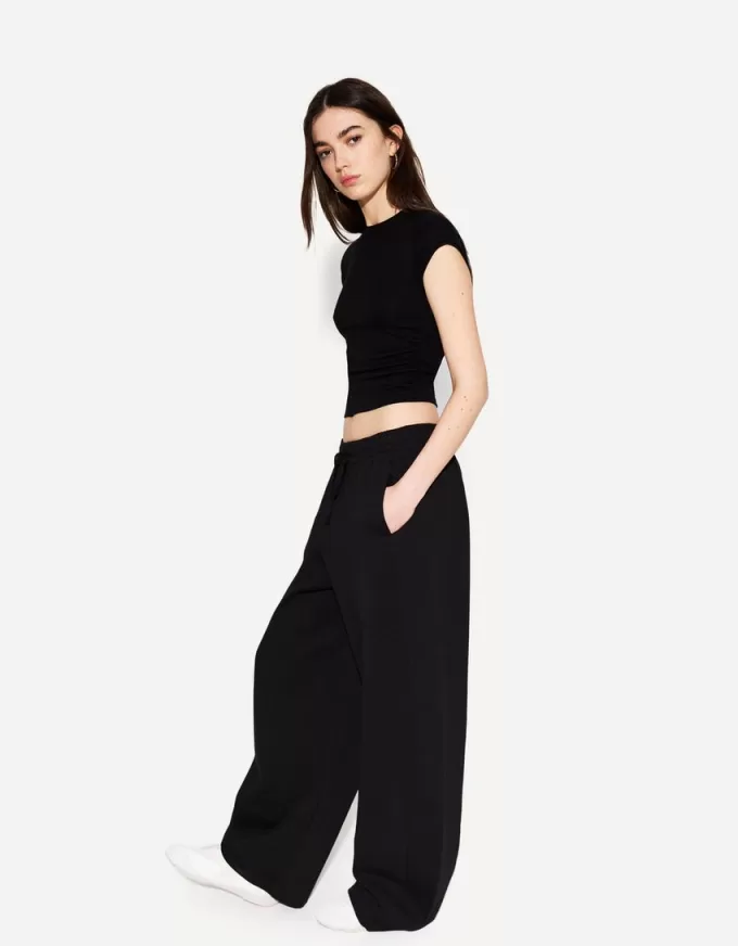 Short sleeve T-shirt with side gathering Short sleeve T-shirt with side gathering