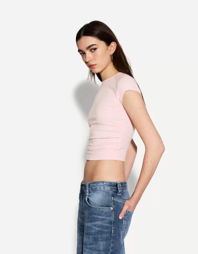 Short sleeve T-shirt with side gathering Short sleeve T-shirt with side gathering