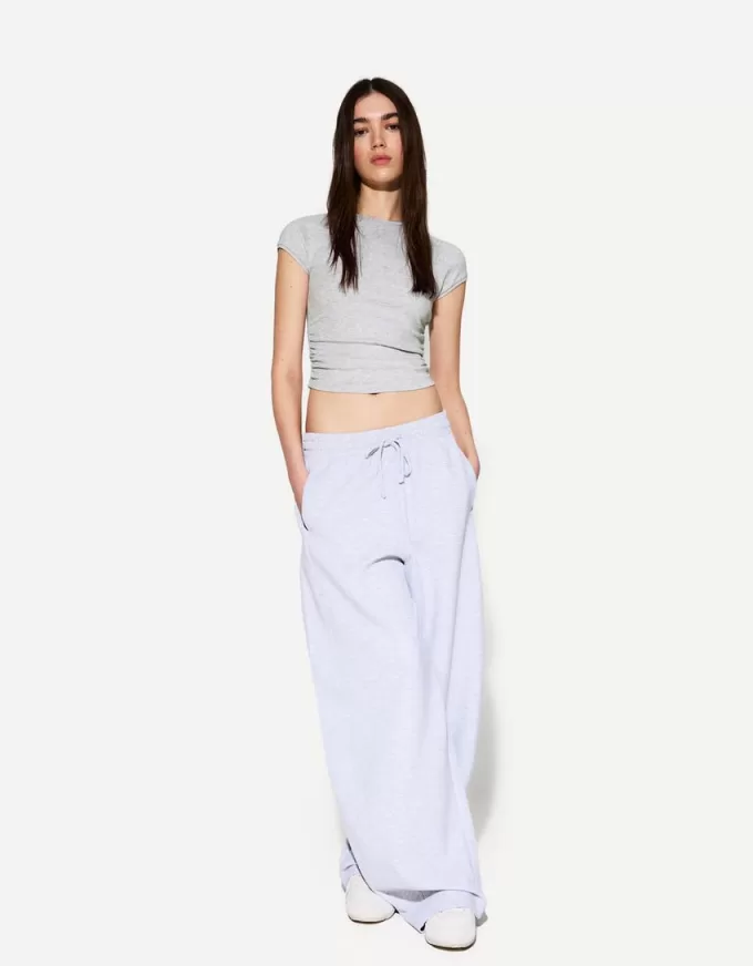 Short sleeve T-shirt with side gathering Short sleeve T-shirt with side gathering