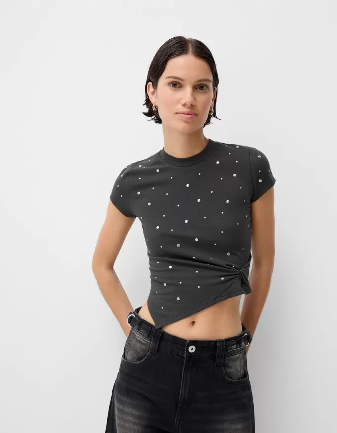 Short sleeve asymmetric T-shirt with studs Short sleeve asymmetric T-shirt with studs